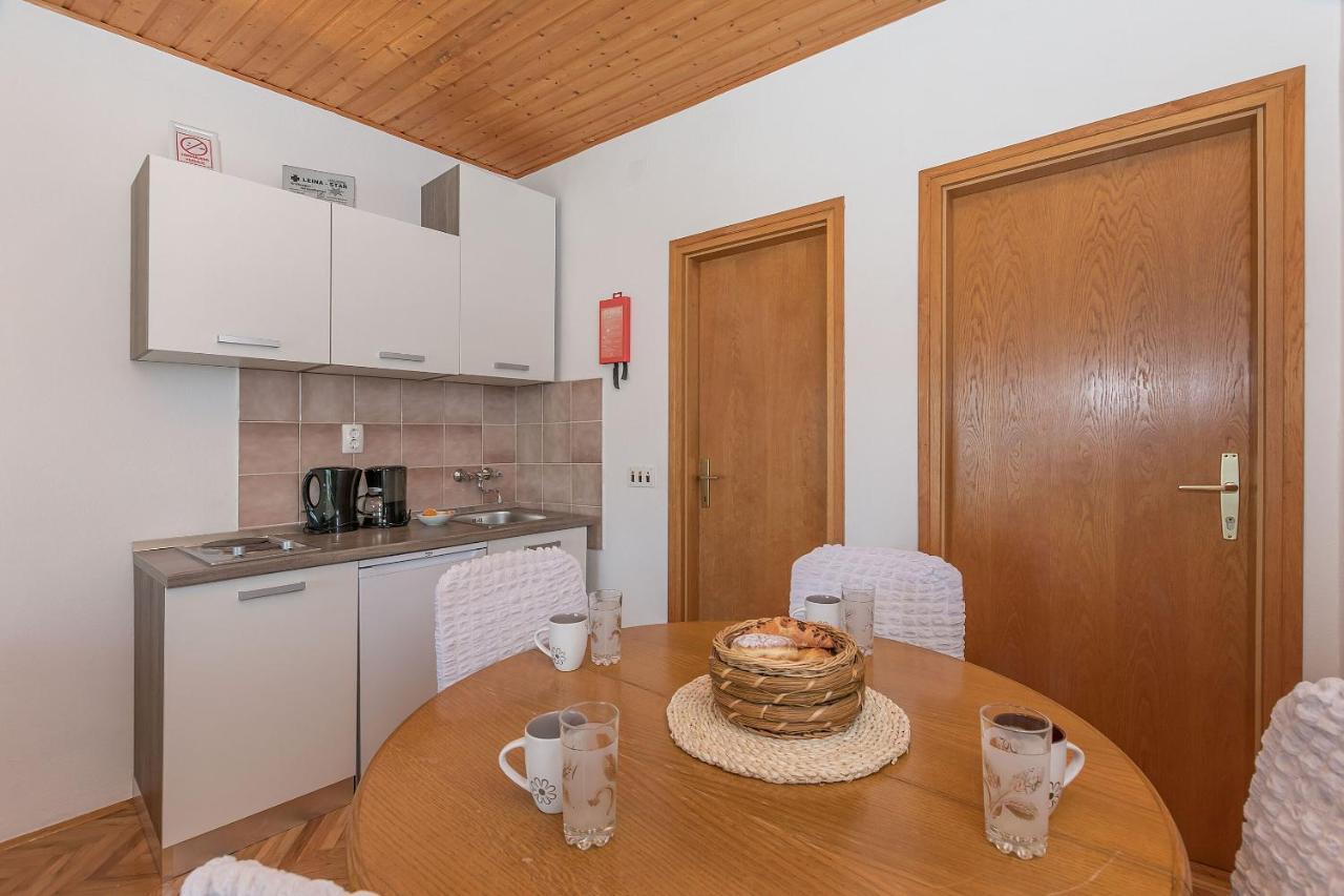 Apartments Clarus Mare Duce Exterior photo